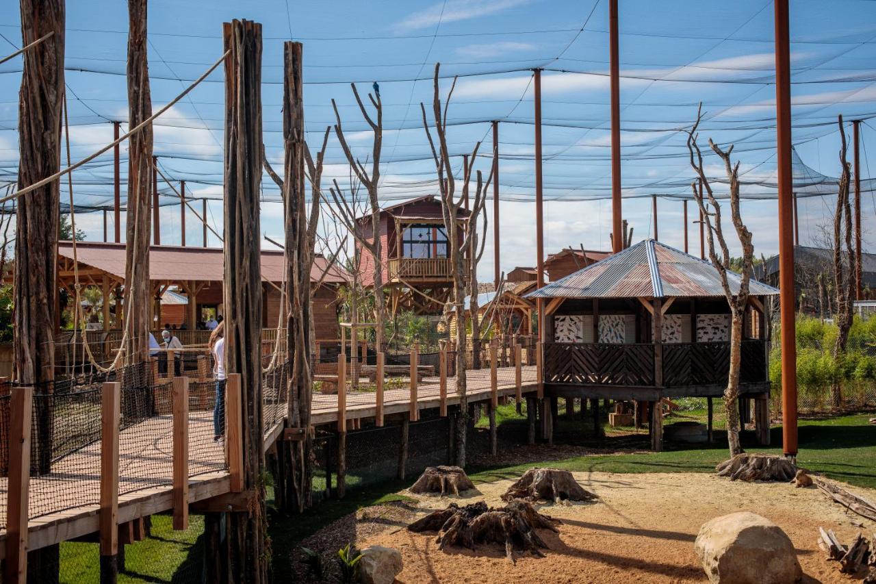 Parrot World - Les Lodges Crecy-la-Chapelle Exteriér fotografie